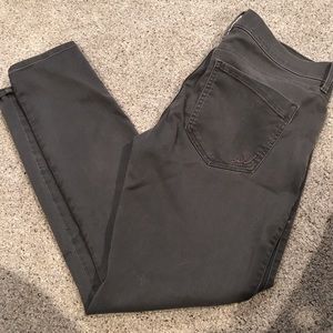 Extreme Stretch Mid Rise Legging